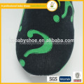 2015 venta al por mayor china bordada botas cómodas calientes del bebé